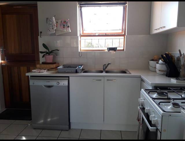 3 BEDROOM TOWNHOUSE RENTED IN LORRAINE